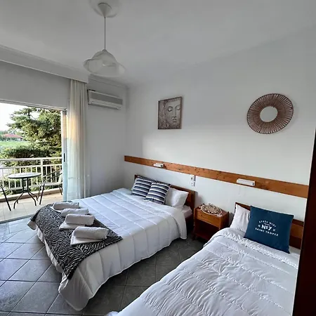 Livithra 2* Paralia Skotinis